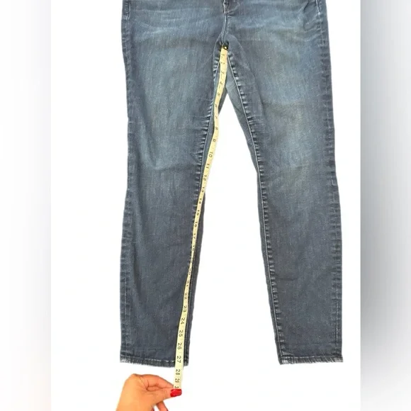 Old Navy Rockstar Built-in Sculpt Skinny Jeans in Dark Blue Wash Size 14 - Picture 5 of 10